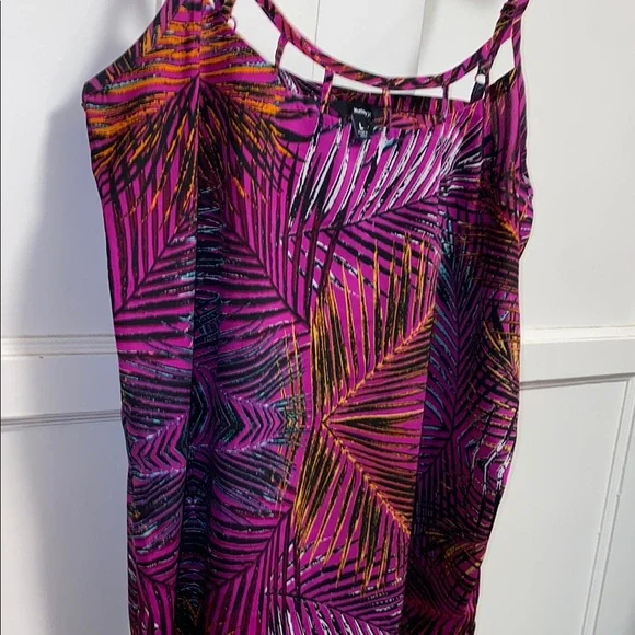 Hurley Large Red Spaghetti Strap Sleeveless Camisole with Asymmetrical Cut Out - Picture 8 of 9